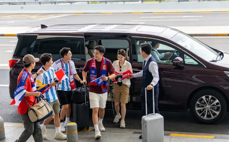 分車等足一個鐘，改搭機場6人的士全員準時