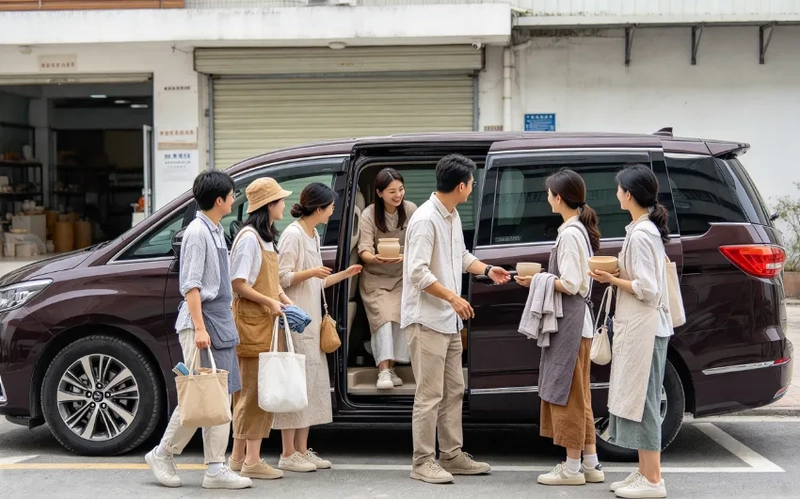 玩陶接送，多數人用六人的士，你仲分車？